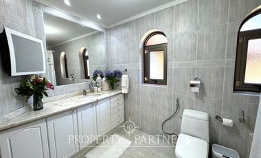 Hermosa propiedad en condominio Lomas del Carmen, con inmejorable vista.