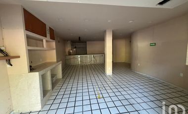 Se renta local comercial en Insurgentes Sur  Glorieta Chilpancingo  Roma Sur