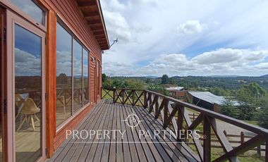 Casa con vista al volcán a pasos del centro de Panguipulli