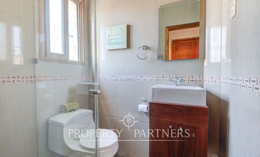 Amplia casa remodelada en venta cercana a metro Inés de Suárez, Providencia