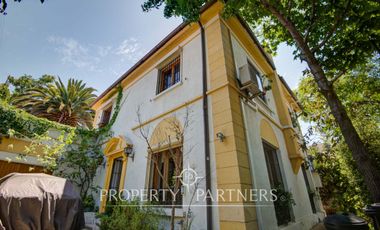 Amplia casa remodelada en venta cercana a metro Inés de Suárez, Providencia