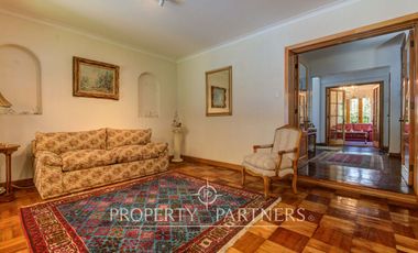 Amplia casa remodelada en venta cercana a metro Inés de Suárez, Providencia