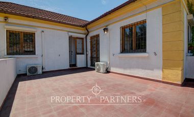 Amplia casa remodelada en venta cercana a metro Inés de Suárez, Providencia