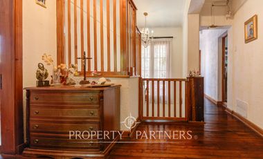 Amplia casa remodelada en venta cercana a metro Inés de Suárez, Providencia