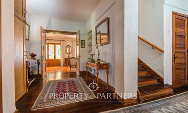 Amplia casa remodelada en venta cercana a metro Inés de Suárez, Providencia