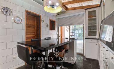 Amplia casa remodelada en venta cercana a metro Inés de Suárez, Providencia