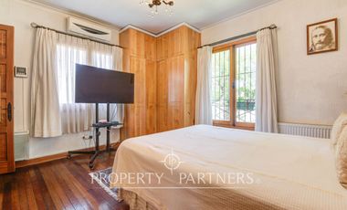 Amplia casa remodelada en venta cercana a metro Inés de Suárez, Providencia