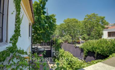 Amplia casa remodelada en venta cercana a metro Inés de Suárez, Providencia