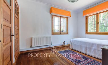 Amplia casa remodelada en venta cercana a metro Inés de Suárez, Providencia