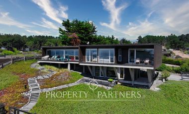 Pichilemu, Espectacular Casa en Primera línea