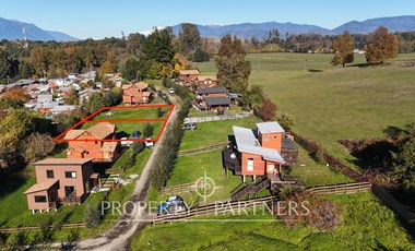 Dos terrenos con vista al volcán a pasos del centro de Panguipulli