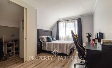 Alto Macul , Moderna , excelente ubicacion, sector cordillerano , totalmente remodelada y espaciosa .