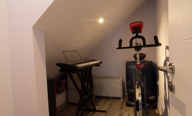 Alto Macul , Moderna , excelente ubicacion, sector cordillerano , totalmente remodelada y espaciosa .