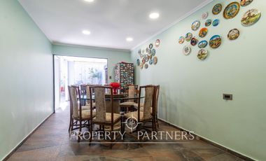 Alto Macul , Moderna , excelente ubicacion, sector cordillerano , totalmente remodelada y espaciosa .