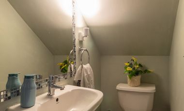 Alto Macul , Moderna , excelente ubicacion, sector cordillerano , totalmente remodelada y espaciosa .