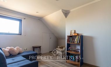 Alto Macul , Moderna , excelente ubicacion, sector cordillerano , totalmente remodelada y espaciosa .