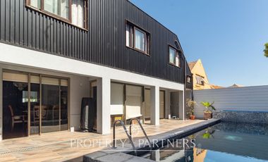 Alto Macul , Moderna , excelente ubicacion, sector cordillerano , totalmente remodelada y espaciosa .