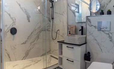 Alto Macul , Moderna , excelente ubicacion, sector cordillerano , totalmente remodelada y espaciosa .