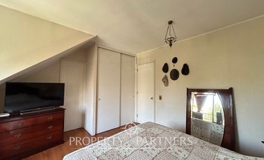 Hermosa y confortable  casa de 4 dormitorios en condominio, Colegio Pumahue