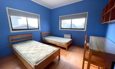 En arriendo gran  casa en  condominio