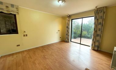 En arriendo gran  casa en  condominio