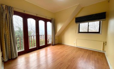 En arriendo gran  casa en  condominio