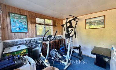 Hermosa parcela con casa y 4 cabañas orilla ruta