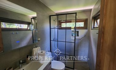 Linda y moderna casa en condominio a orillas del Río Cruces