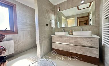 Se vende hermosa casa en parcela de 5.000 mts2 con recepción municipal