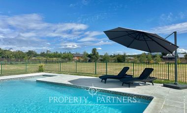 Se vende hermosa casa en parcela de 5.000 mts2 con recepción municipal