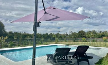 Se vende hermosa casa en parcela de 5.000 mts2 con recepción municipal