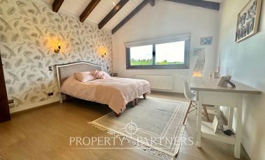 Se vende hermosa casa en parcela de 5.000 mts2 con recepción municipal