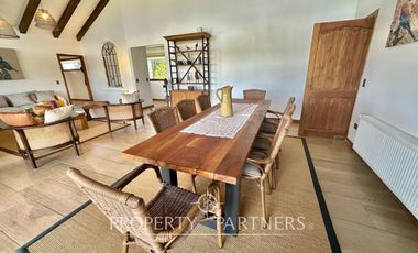 Se vende hermosa casa en parcela de 5.000 mts2 con recepción municipal