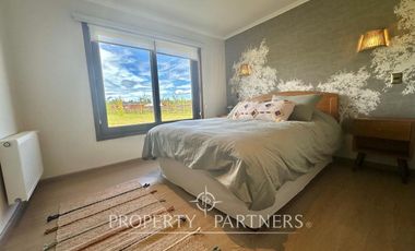 Se vende hermosa casa en parcela de 5.000 mts2 con recepción municipal