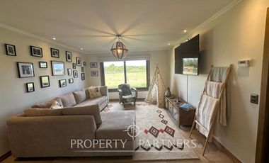 Se vende hermosa casa en parcela de 5.000 mts2 con recepción municipal