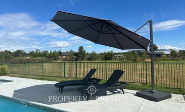 Se vende hermosa casa en parcela de 5.000 mts2 con recepción municipal