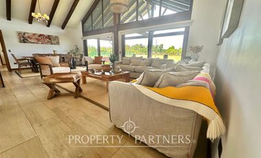 Se vende hermosa casa en parcela de 5.000 mts2 con recepción municipal