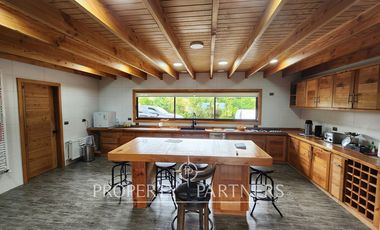 Arriendo por dia de espaciosa casa para 11 personas