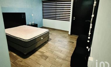 CASA CON ALBERCA EN VENTA EN COLONIA EL RETIRO