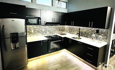 CASA CON ALBERCA EN VENTA EN COLONIA EL RETIRO
