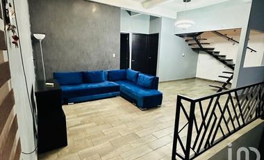 CASA CON ALBERCA EN VENTA EN COLONIA EL RETIRO
