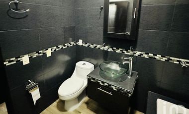 CASA CON ALBERCA EN VENTA EN COLONIA EL RETIRO