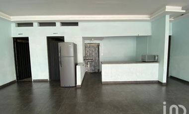 CASA CON ALBERCA EN VENTA EN COLONIA EL RETIRO