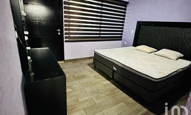 CASA CON ALBERCA EN VENTA EN COLONIA EL RETIRO