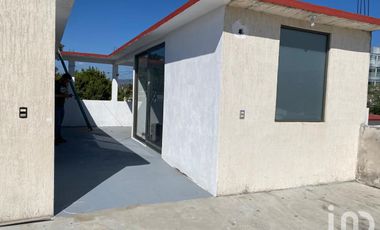 CASA CON ALBERCA EN VENTA EN COLONIA EL RETIRO