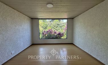 Gran casa mediterránea con amplio jardín cercana a Colegio Newland