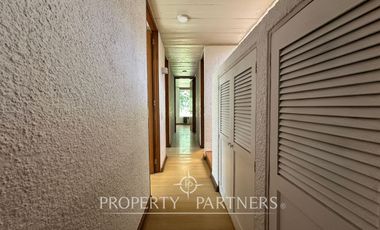 Gran casa mediterránea con amplio jardín cercana a Colegio Newland