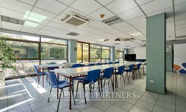Espectacular Edificio Corporativo en Las Condes (74,9 UF/m2)