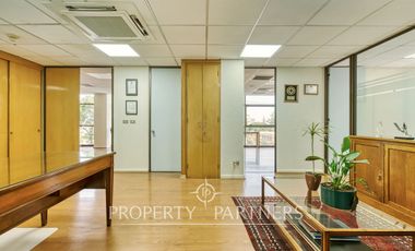 Espectacular Edificio Corporativo en Las Condes (74,9 UF/m2)