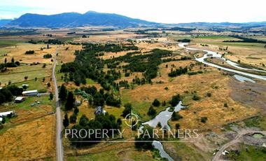 Patagonia, casa en 8.5ha orilla rio Simpson